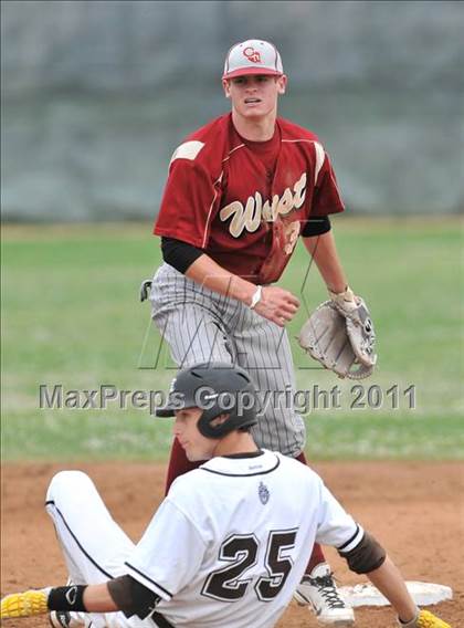 Thumbnail 1 in St. Francis vs. Clovis West (Hard 9 National Classic) photogallery.