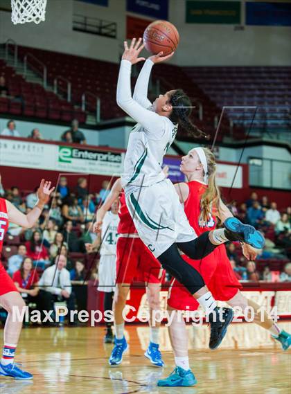 Thumbnail 3 in St. Ignatius vs. Sacred Heart Cathedral (CIF CCS Open Division Final) photogallery.