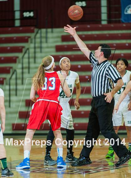Thumbnail 3 in St. Ignatius vs. Sacred Heart Cathedral (CIF CCS Open Division Final) photogallery.