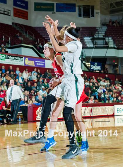 Thumbnail 2 in St. Ignatius vs. Sacred Heart Cathedral (CIF CCS Open Division Final) photogallery.
