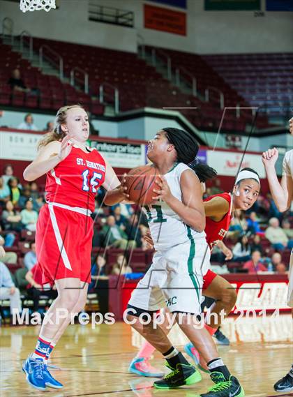 Thumbnail 1 in St. Ignatius vs. Sacred Heart Cathedral (CIF CCS Open Division Final) photogallery.