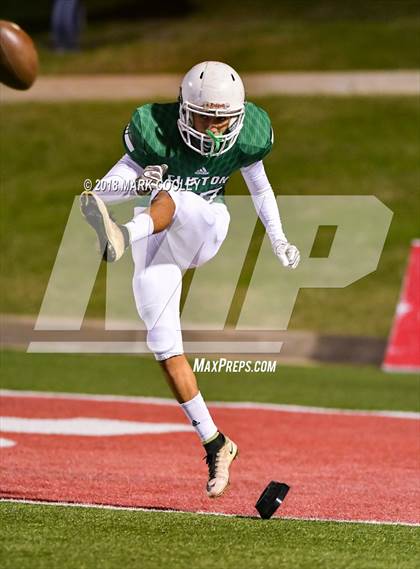 Thumbnail 3 in Clifton vs. Rice (UIL 3A D2 Bi-District) photogallery.