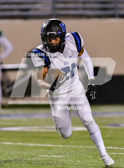 Thumbnail 1 in Clifton vs. Rice (UIL 3A D2 Bi-District) photogallery.