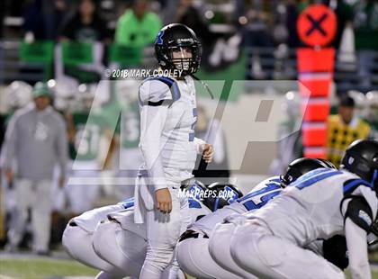 Thumbnail 2 in Clifton vs. Rice (UIL 3A D2 Bi-District) photogallery.