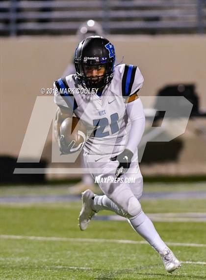 Thumbnail 2 in Clifton vs. Rice (UIL 3A D2 Bi-District) photogallery.