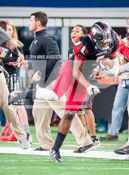 Thumbnail 1 in Highland Park vs. Mansfield Legacy (UIL 5A D1 Quarter-Final) photogallery.