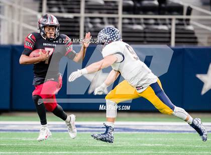 Thumbnail 2 in Highland Park vs. Mansfield Legacy (UIL 5A D1 Quarter-Final) photogallery.