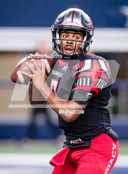 Thumbnail 2 in Highland Park vs. Mansfield Legacy (UIL 5A D1 Quarter-Final) photogallery.