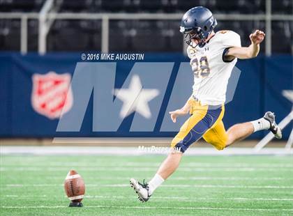 Thumbnail 3 in Highland Park vs. Mansfield Legacy (UIL 5A D1 Quarter-Final) photogallery.