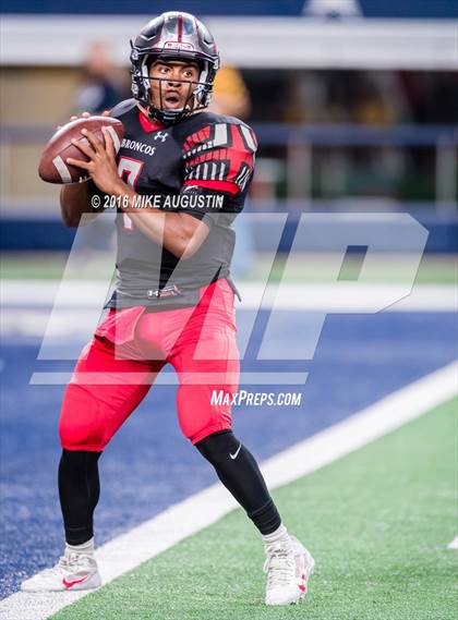 Thumbnail 3 in Highland Park vs. Mansfield Legacy (UIL 5A D1 Quarter-Final) photogallery.
