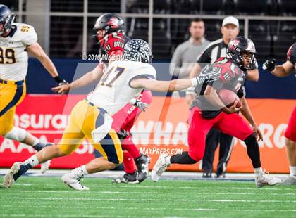 Thumbnail 3 in Highland Park vs. Mansfield Legacy (UIL 5A D1 Quarter-Final) photogallery.