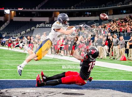 Thumbnail 3 in Highland Park vs. Mansfield Legacy (UIL 5A D1 Quarter-Final) photogallery.