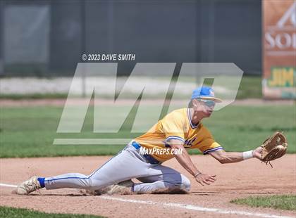 Thumbnail 3 in Wahlert @ Kennedy photogallery.