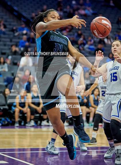 Thumbnail 1 in Ramona vs. Caruthers (CIF State D5 Final) photogallery.