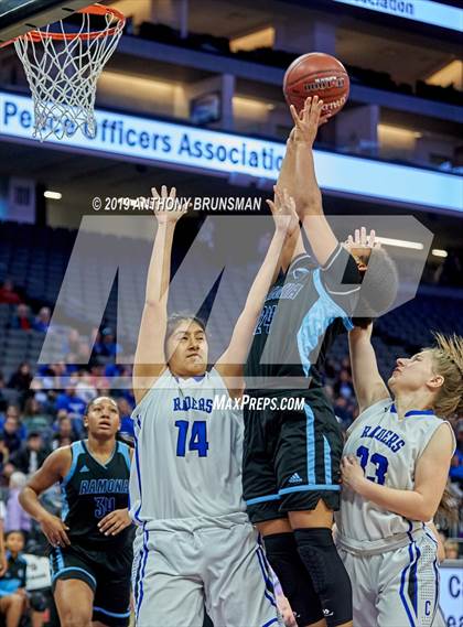 Thumbnail 3 in Ramona vs. Caruthers (CIF State D5 Final) photogallery.