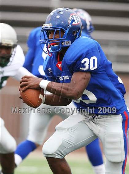 Thumbnail 1 in Hightower vs. West Brook (Texas 5A Region III Area Playoffs) photogallery.