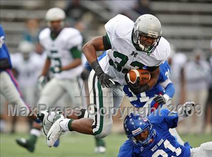 Thumbnail 3 in Hightower vs. West Brook (Texas 5A Region III Area Playoffs) photogallery.
