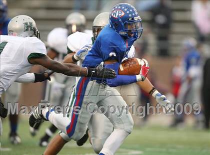 Thumbnail 2 in Hightower vs. West Brook (Texas 5A Region III Area Playoffs) photogallery.