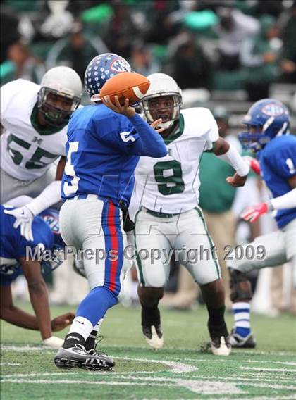 Thumbnail 2 in Hightower vs. West Brook (Texas 5A Region III Area Playoffs) photogallery.