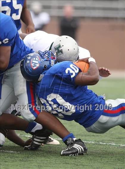 Thumbnail 2 in Hightower vs. West Brook (Texas 5A Region III Area Playoffs) photogallery.