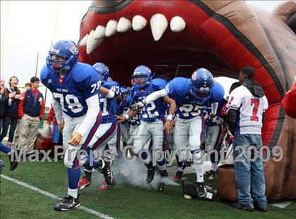 Thumbnail 1 in Hightower vs. West Brook (Texas 5A Region III Area Playoffs) photogallery.