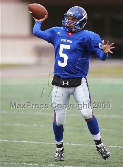 Thumbnail 2 in Hightower vs. West Brook (Texas 5A Region III Area Playoffs) photogallery.
