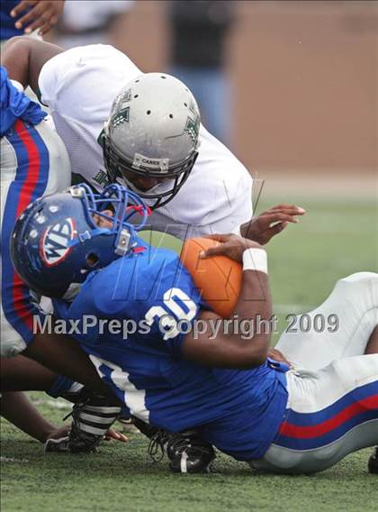 Thumbnail 3 in Hightower vs. West Brook (Texas 5A Region III Area Playoffs) photogallery.