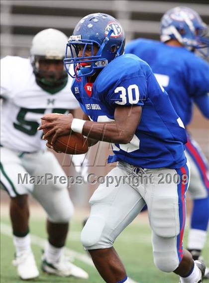 Thumbnail 2 in Hightower vs. West Brook (Texas 5A Region III Area Playoffs) photogallery.