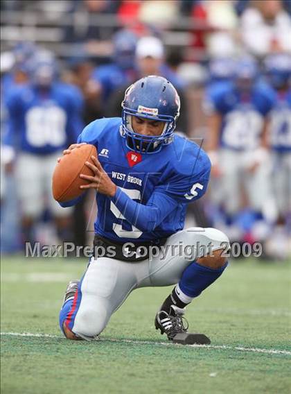 Thumbnail 2 in Hightower vs. West Brook (Texas 5A Region III Area Playoffs) photogallery.