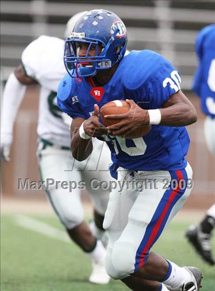 Thumbnail 3 in Hightower vs. West Brook (Texas 5A Region III Area Playoffs) photogallery.