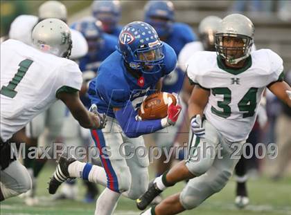 Thumbnail 1 in Hightower vs. West Brook (Texas 5A Region III Area Playoffs) photogallery.
