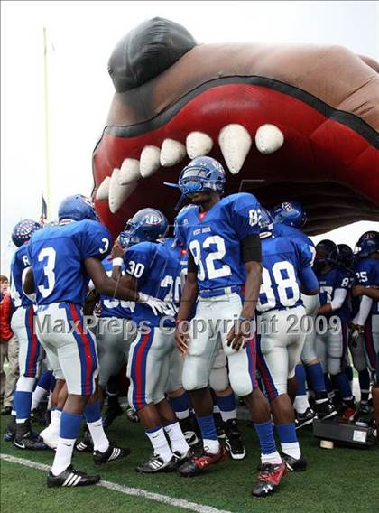 Thumbnail 3 in Hightower vs. West Brook (Texas 5A Region III Area Playoffs) photogallery.
