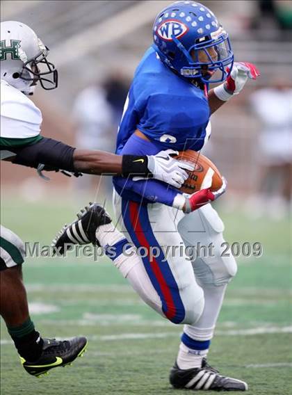 Thumbnail 2 in Hightower vs. West Brook (Texas 5A Region III Area Playoffs) photogallery.