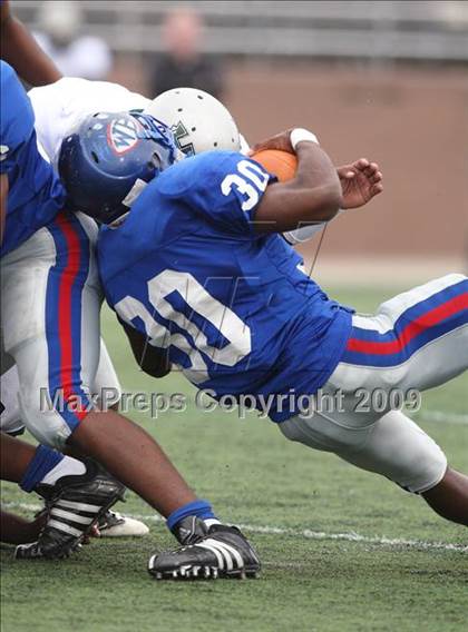 Thumbnail 1 in Hightower vs. West Brook (Texas 5A Region III Area Playoffs) photogallery.