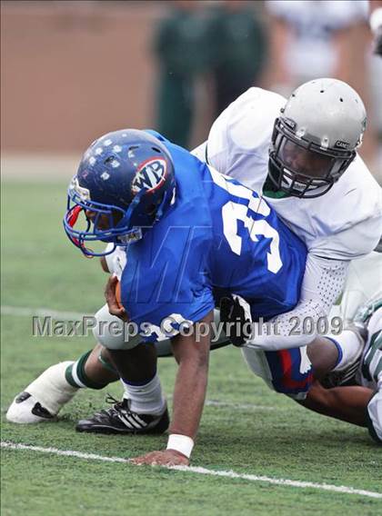 Thumbnail 2 in Hightower vs. West Brook (Texas 5A Region III Area Playoffs) photogallery.