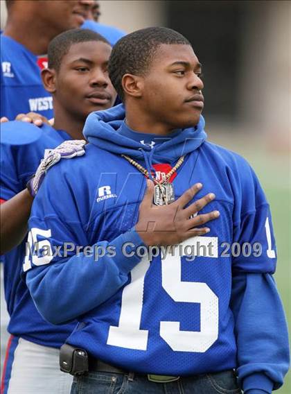 Thumbnail 2 in Hightower vs. West Brook (Texas 5A Region III Area Playoffs) photogallery.