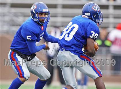 Thumbnail 1 in Hightower vs. West Brook (Texas 5A Region III Area Playoffs) photogallery.