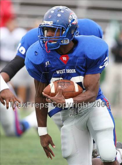 Thumbnail 1 in Hightower vs. West Brook (Texas 5A Region III Area Playoffs) photogallery.