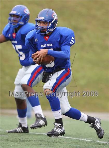 Thumbnail 3 in Hightower vs. West Brook (Texas 5A Region III Area Playoffs) photogallery.