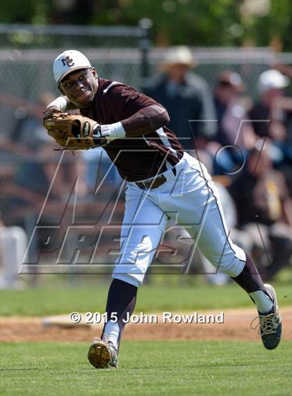 Thumbnail 3 in St. Rita v. Mt. Carmel (IHSA 4A Sectional Final) photogallery.
