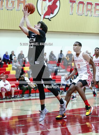 Thumbnail 1 in Taft vs Santa Clarita Christian photogallery.