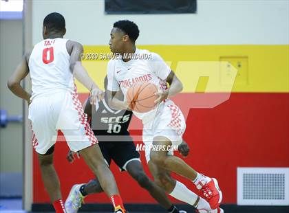 Thumbnail 3 in Taft vs Santa Clarita Christian photogallery.