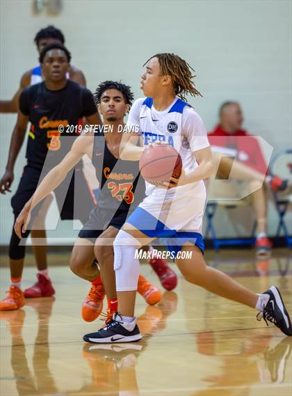 Thumbnail 2 in Serra vs. Corona del Sol  (Visit Mesa Basketball Challenge) photogallery.