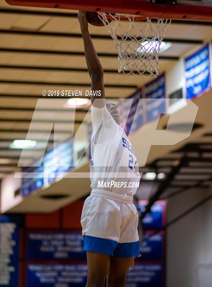 Thumbnail 2 in Serra vs. Corona del Sol  (Visit Mesa Basketball Challenge) photogallery.