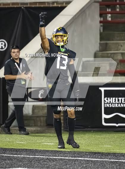 Thumbnail 2 in Elder vs Archbishop Moeller  photogallery.