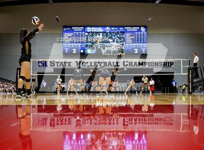 Thumbnail 2 in Bushland vs. Central Heights (UIL 3A Volleyball Semi-Final) photogallery.