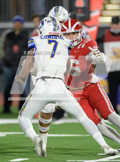 Thumbnail 3 in Serra vs. Mater Dei (CIF State Open Final) photogallery.