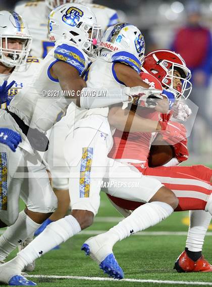 Thumbnail 3 in Serra vs. Mater Dei (CIF State Open Final) photogallery.