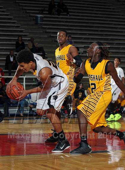 Thumbnail 2 in Fort Bend Marshall @ Klein Oak (McDonald's Texas Invitational) photogallery.