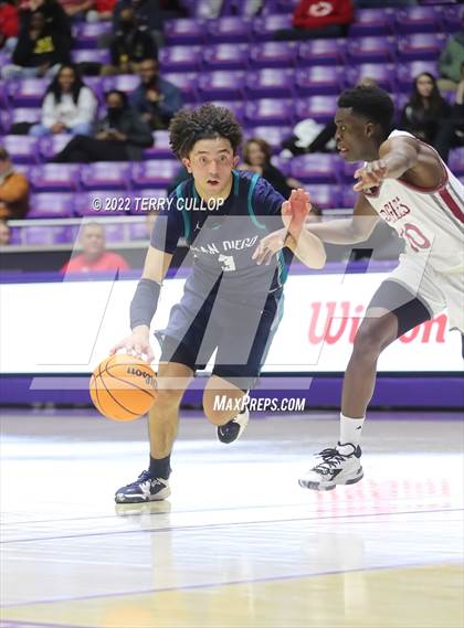 Thumbnail 2 in  Juan Diego Catholic vs. Layton Christian Academy (UHSAA 3A Semifinal) photogallery.